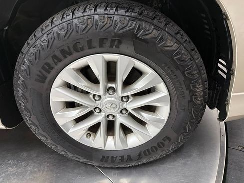 Used 2016 Lexus GX 460 w/ Premium Package AWD/4WD image 9