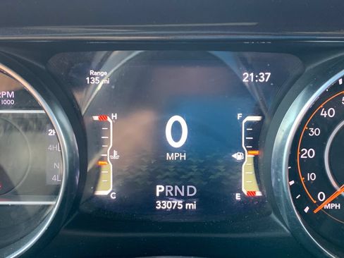 Used 2021 Jeep Wrangler Unlimited Sahara AWD/4WD image 29