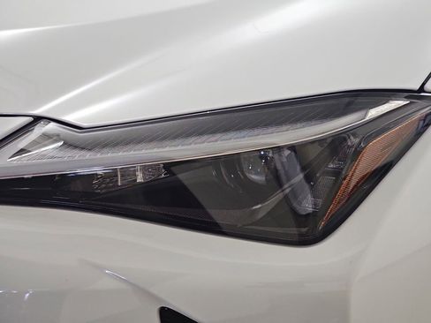 New 2026 Lexus UX 300h AWD image 35