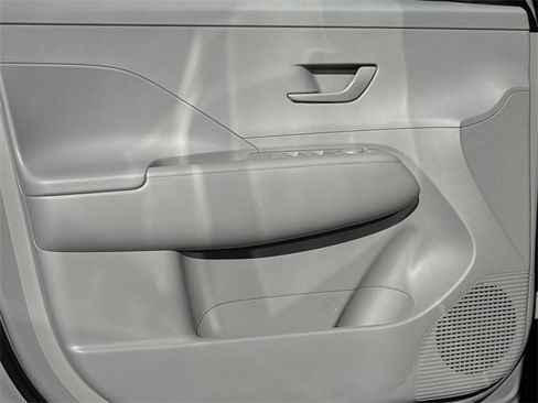 New 2026 Hyundai Kona SE image 10