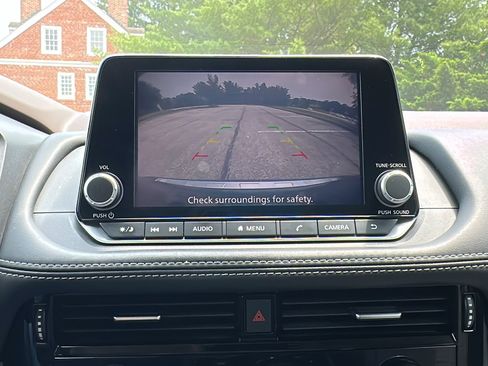 Certified 2022 Nissan Rogue SV image 18