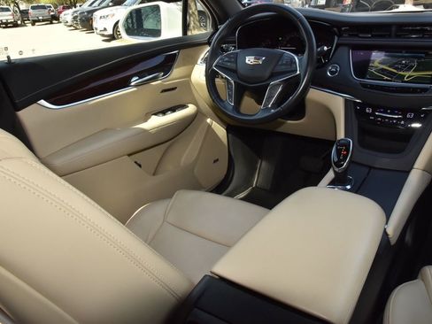 Used 2019 Cadillac XT5 Luxury image 15
