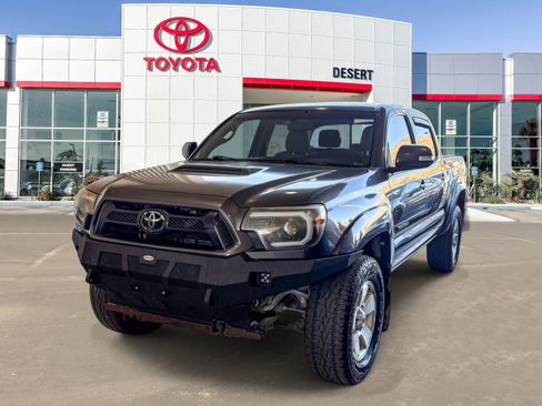 Used 2014 Toyota Tacoma PreRunner w/ TRD Sport Package RWD image 3