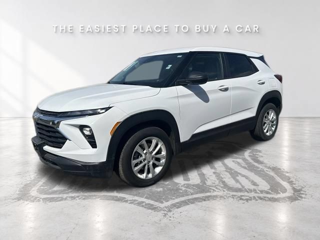 Used 2026 Chevrolet TrailBlazer LS w/ LS Convenience Package FWD image 2