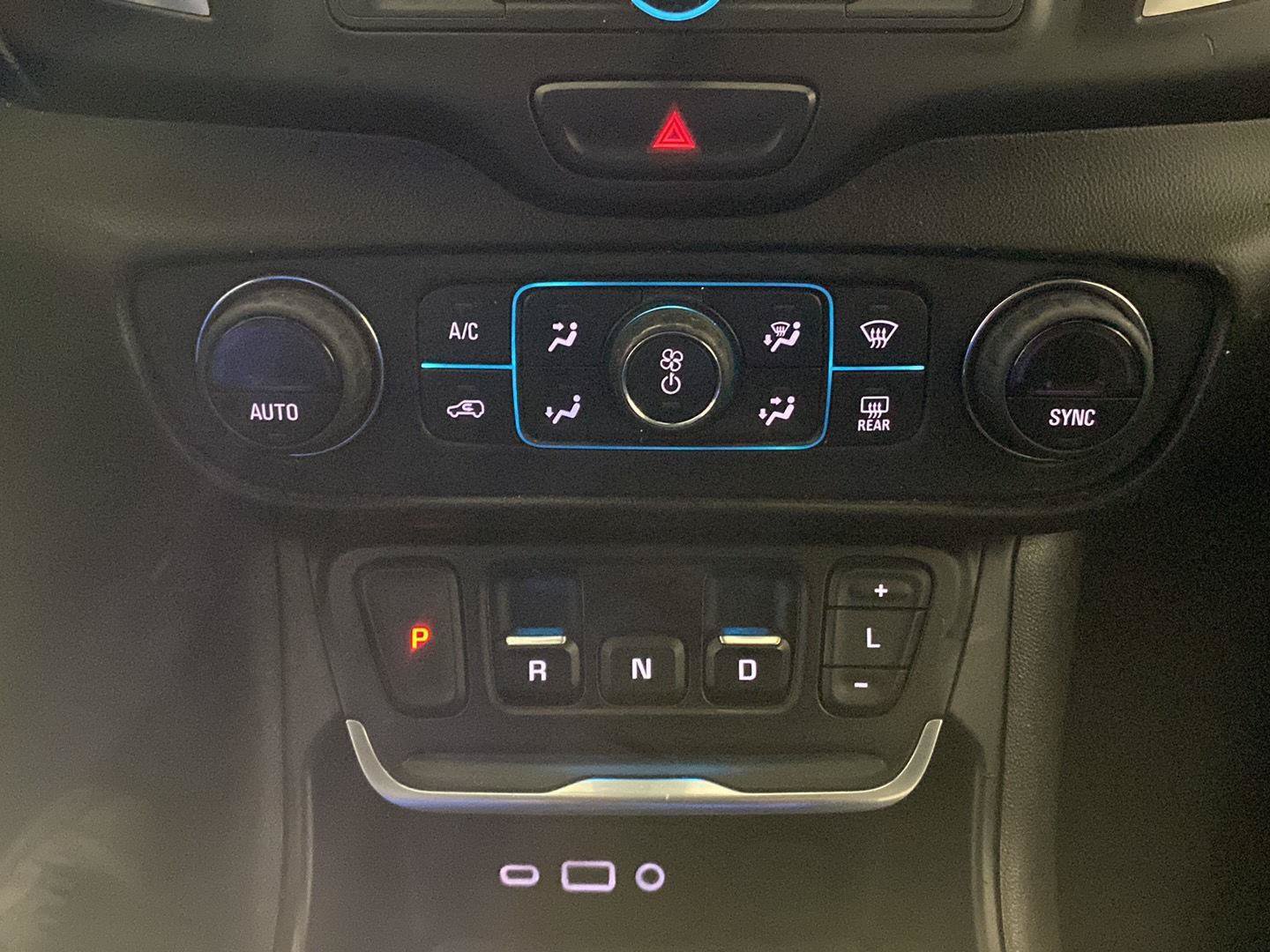 Used 2020 GMC Terrain SLE w/ Driver Convenience Package FWD image 18