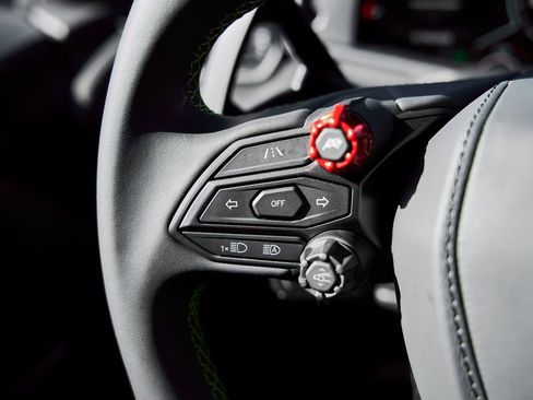 Used 2025 Lamborghini Revuelto image 53