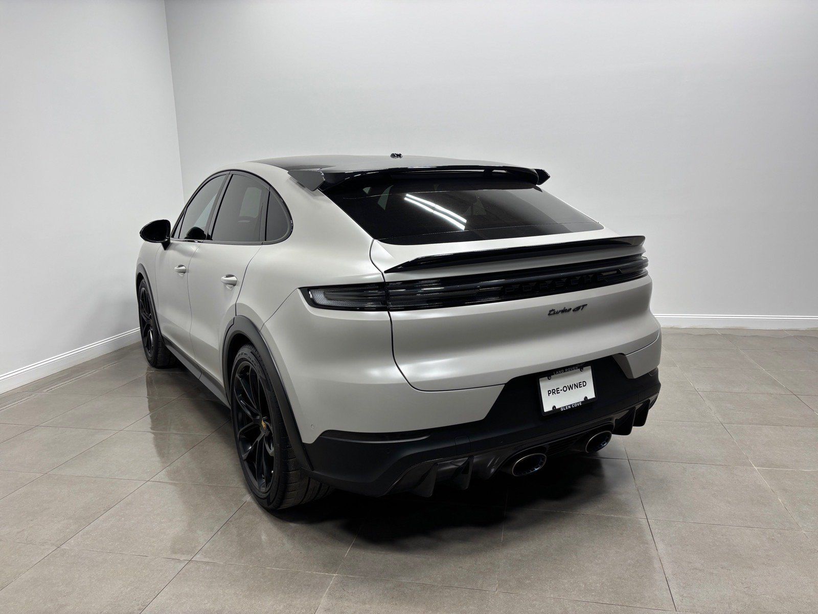 Used 2024 Porsche Cayenne Turbo GT AWD/4WD image 9