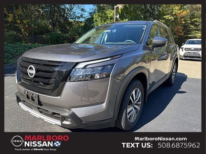 New 2025 Nissan Pathfinder SL w/ Black Appearance Package