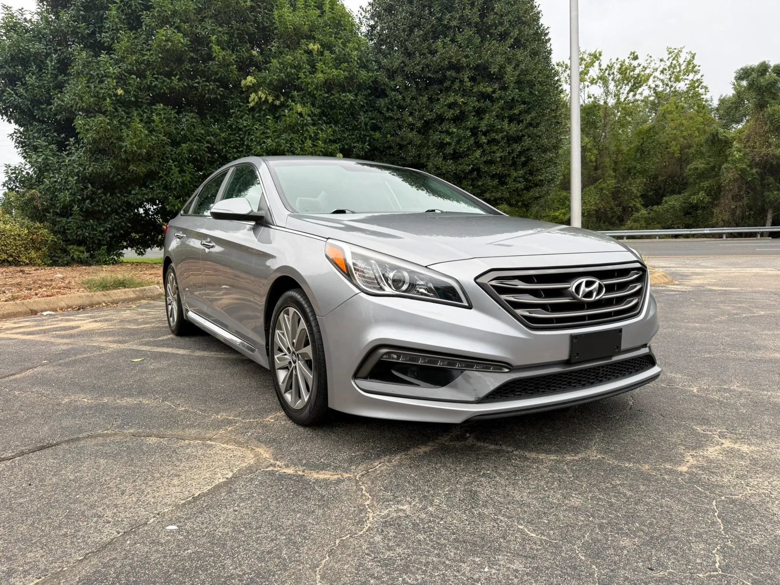 Used 2017 Hyundai Sonata Sport w/ Value Edition Package 02 FWD image 2
