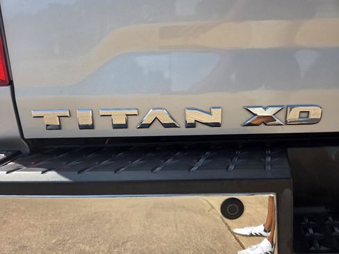 Used 2016 Nissan Titan SL RWD image 26