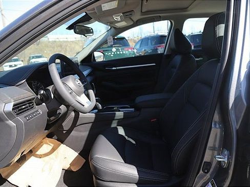 New 2025 Nissan Altima 2.5 SL image 16