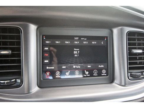 Used 2020 Dodge Charger SXT w/ Driver Convenience Group image 25