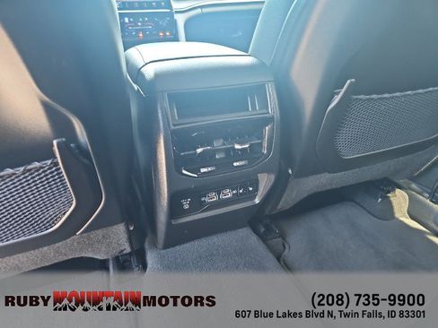 Used 2023 Jeep Grand Cherokee Limited w/ Luxury Tech Group II AWD/4WD image 38