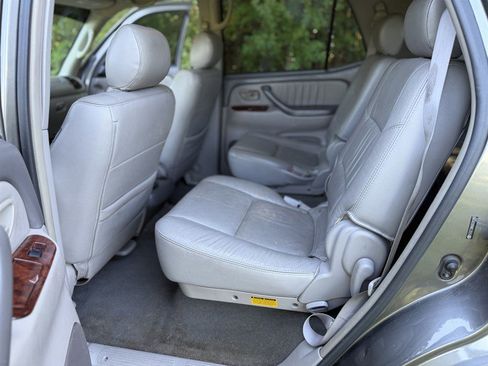 Used 2006 Toyota Sequoia Limited RWD image 13