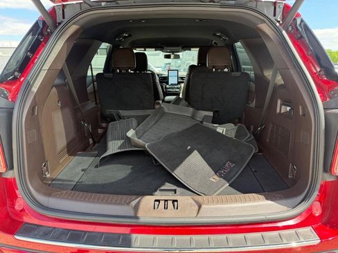 Certified 2022 Ford Explorer King Ranch w/ Technology Package AWD/4WD image 8