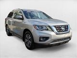 Used 2017 Nissan Pathfinder S image 3