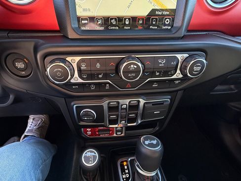 Used 2022 Jeep Wrangler Unlimited Rubicon w/ Xtreme Recon 35" Tire Package image 21