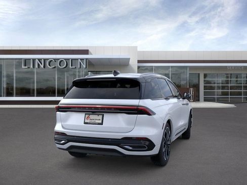 New 2026 Lincoln Nautilus Reserve image 9