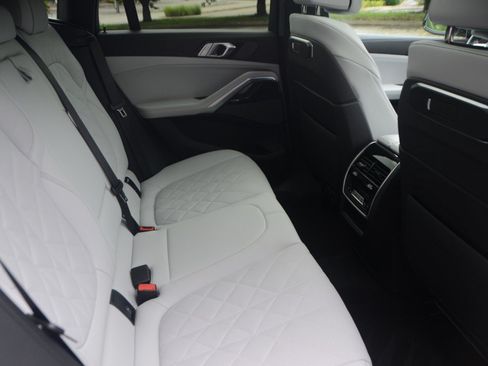 Used 2026 BMW X6 xDrive40i AWD/4WD image 14