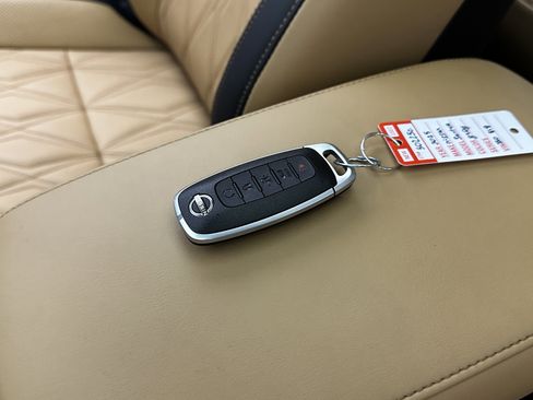 Used 2025 Nissan Sentra SV w/ SV Premium Package image 15