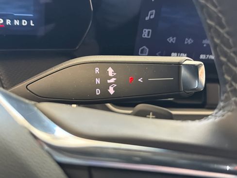 Used 2025 Chevrolet Equinox LT image 36