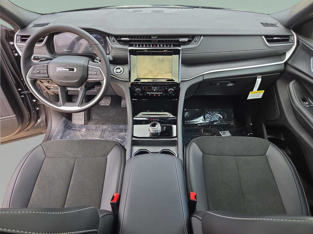 New 2025 Jeep Grand Cherokee Altitude RWD image 25