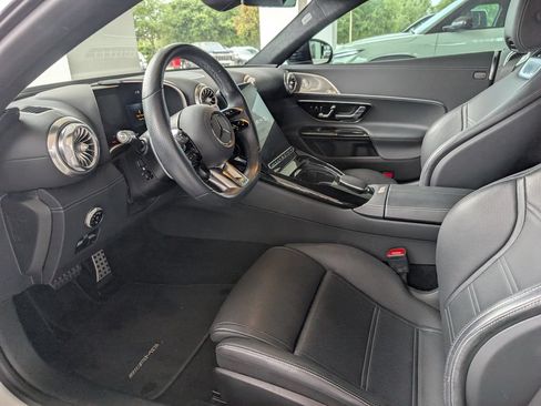 Used 2022 Mercedes-Benz SL 63 AMG 4MATIC w/ Driver Assistance Package image 11