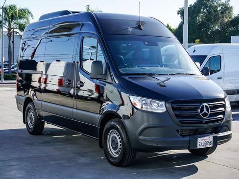 Used 2024 Mercedes-Benz Sprinter 2500 image 5