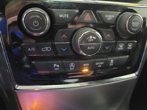 Used 2019 Jeep Grand Cherokee Limited image 34