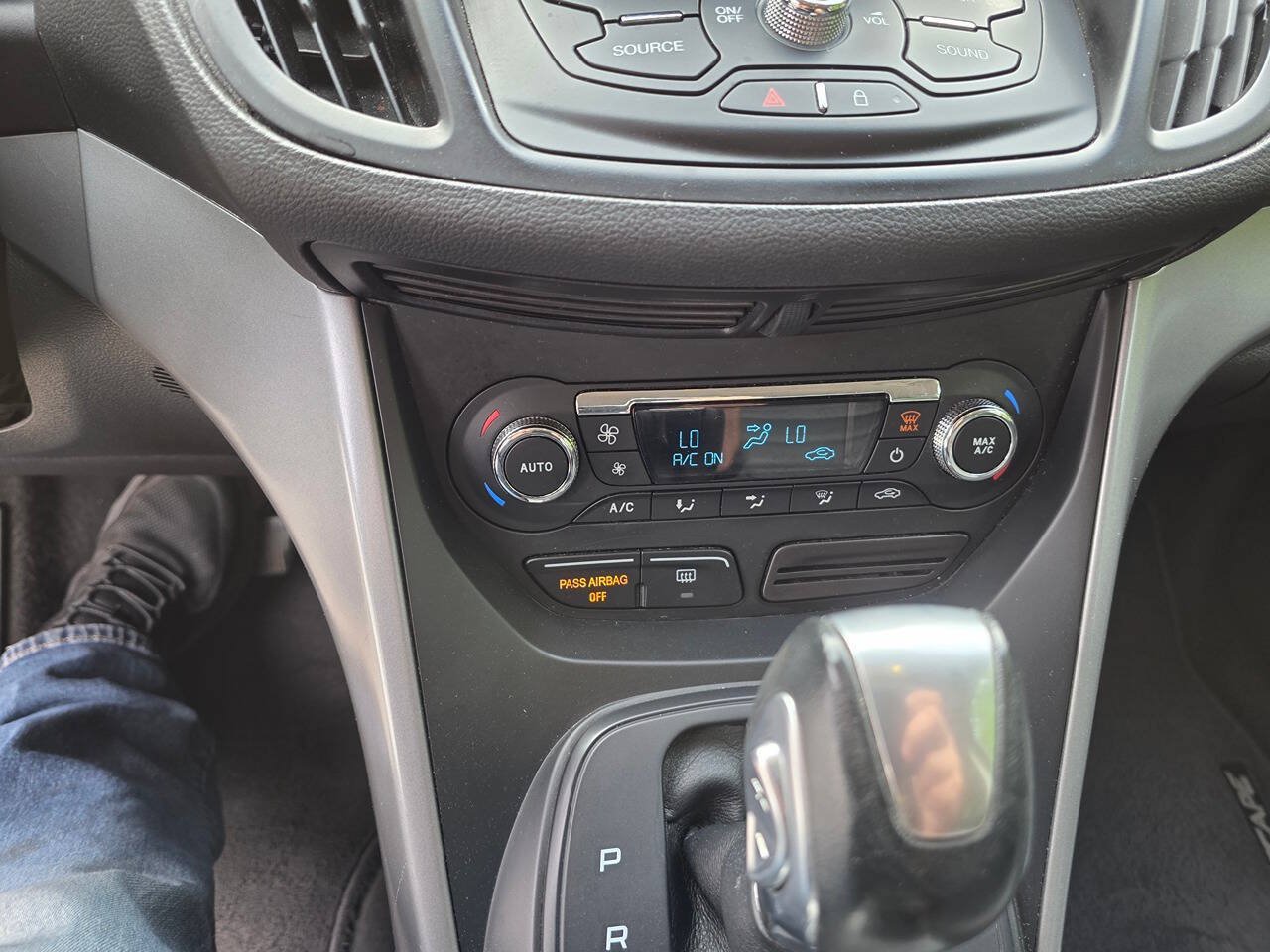 Used 2016 Ford Escape SE w/ SE Leather Comfort Package FWD image 25