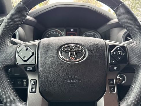Used 2021 Toyota Tacoma TRD Sport w/ Technology Package image 22