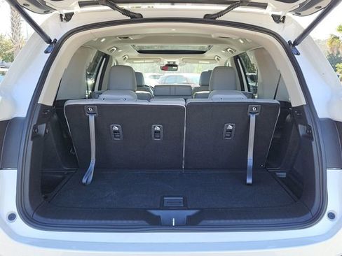 Used 2025 Honda Pilot Touring image 6