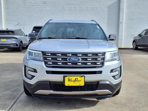 Used 2017 Ford Explorer XLT AWD/4WD image 19