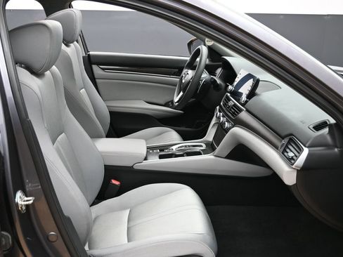 Used 2018 Honda Accord EX image 34