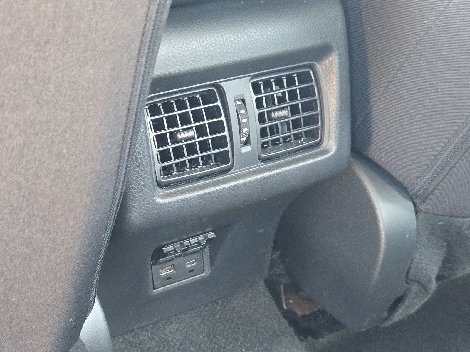 Used 2025 Toyota Camry LE FWD image 33