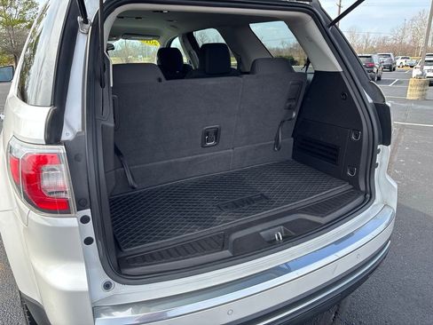 Used 2016 GMC Acadia SLE image 16