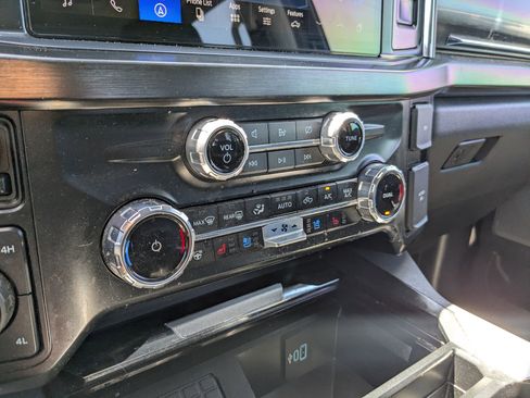 Used 2023 Ford F250 Lariat w/ Chrome Package AWD/4WD image 19