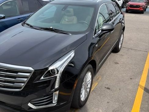 Used 2017 Cadillac XT5 FWD image 3