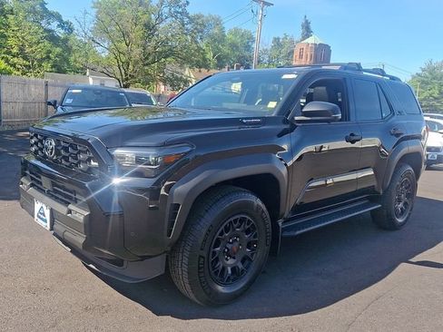 Used 2025 Toyota 4Runner TRD Off-Road Premium AWD/4WD image 3