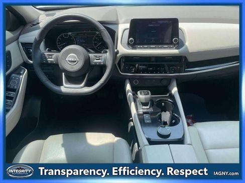 Used 2023 Nissan Rogue SL AWD/4WD image 13