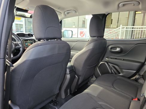 Used 2023 Jeep Renegade Latitude w/ Premium Group AWD/4WD image 14