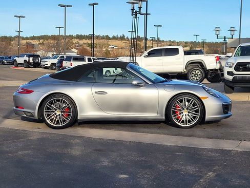 Used 2019 Porsche 911 Carrera 4S AWD/4WD image 3