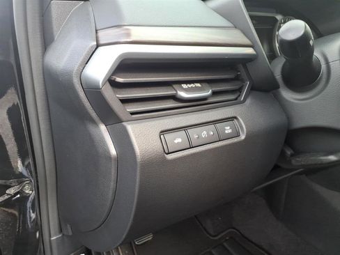 Used 2024 Nissan Altima 2.5 SV image 7