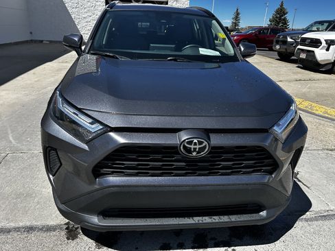Used 2024 Toyota RAV4 XLE AWD/4WD image 9