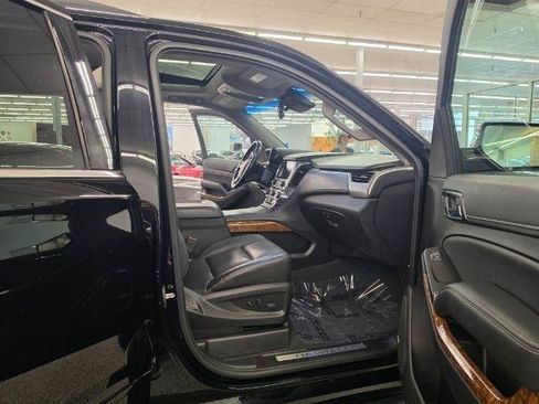 Used 2019 Chevrolet Suburban Premier AWD/4WD image 10