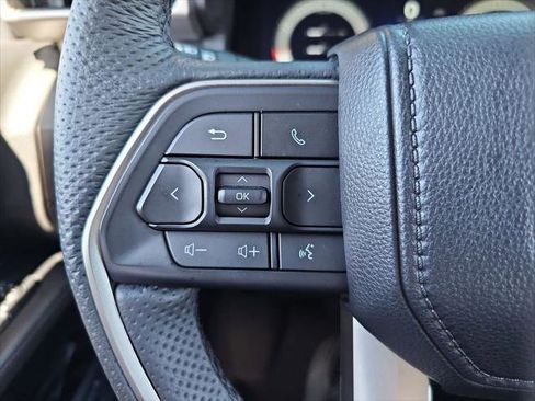 Certified 2025 Toyota Tacoma Limited AWD/4WD image 11