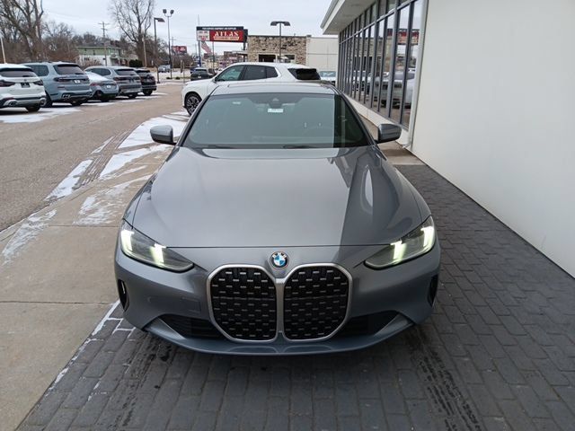 New 2025 BMW 430i xDrive Coupe w/ Convenience Package AWD/4WD image 2