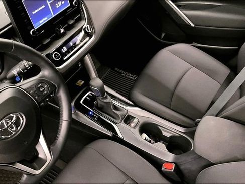 Used 2022 Toyota Corolla Cross LE w/ Moonroof Package image 17