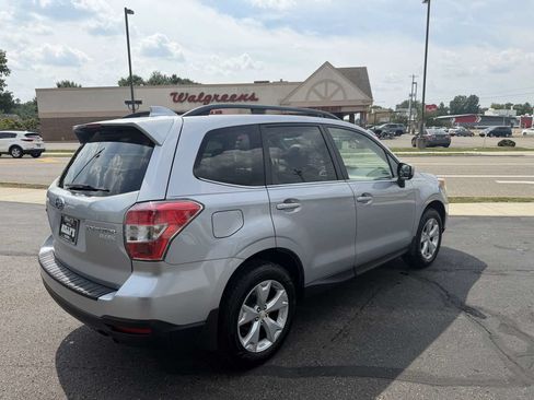 Used 2016 Subaru Forester 2.5i Limited AWD/4WD image 5