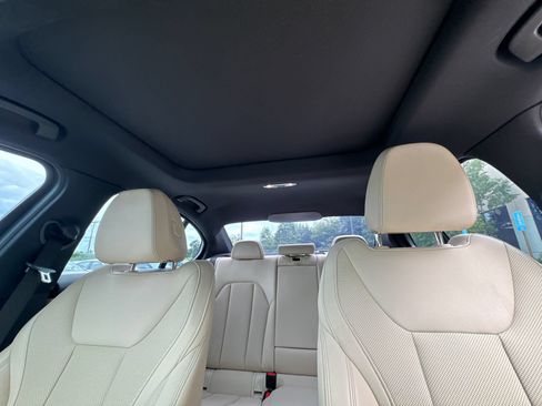 Used 2025 BMW 330i Sedan w/ M Sport Package RWD image 31